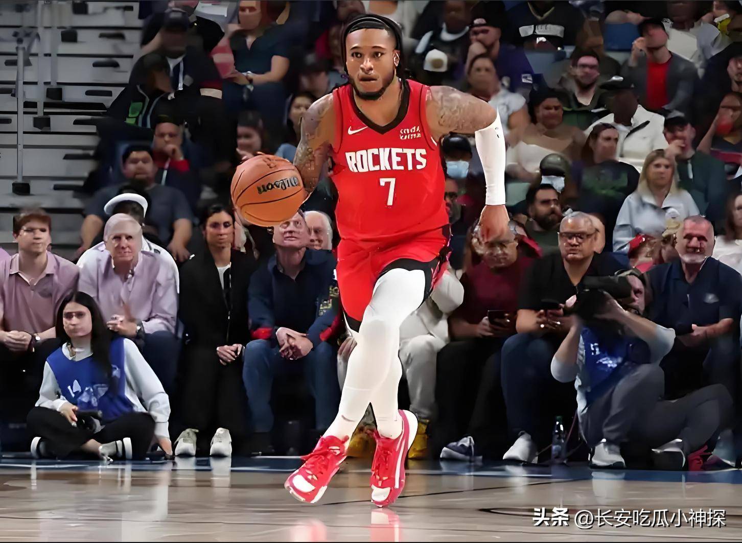 od体育电竞-NBA热门中锋曝伤，火箭单节创佳绩，猛龙王者归来的简单介绍