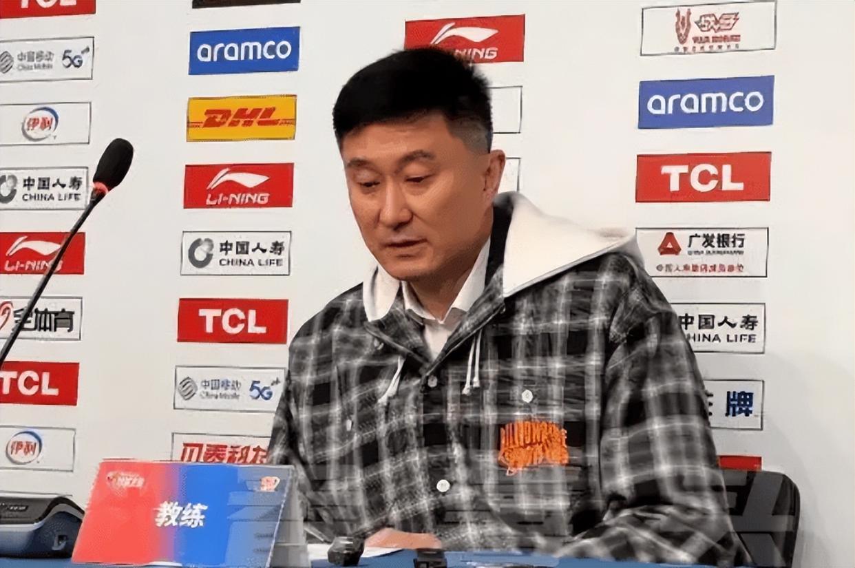 关于湖南男篮面临危机，教练组提出调整方案的信息