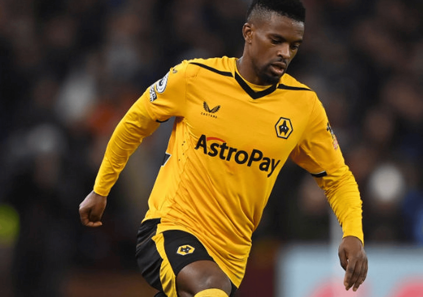 曼联官方宣布引进新后卫，弥补防守不足的简单介绍