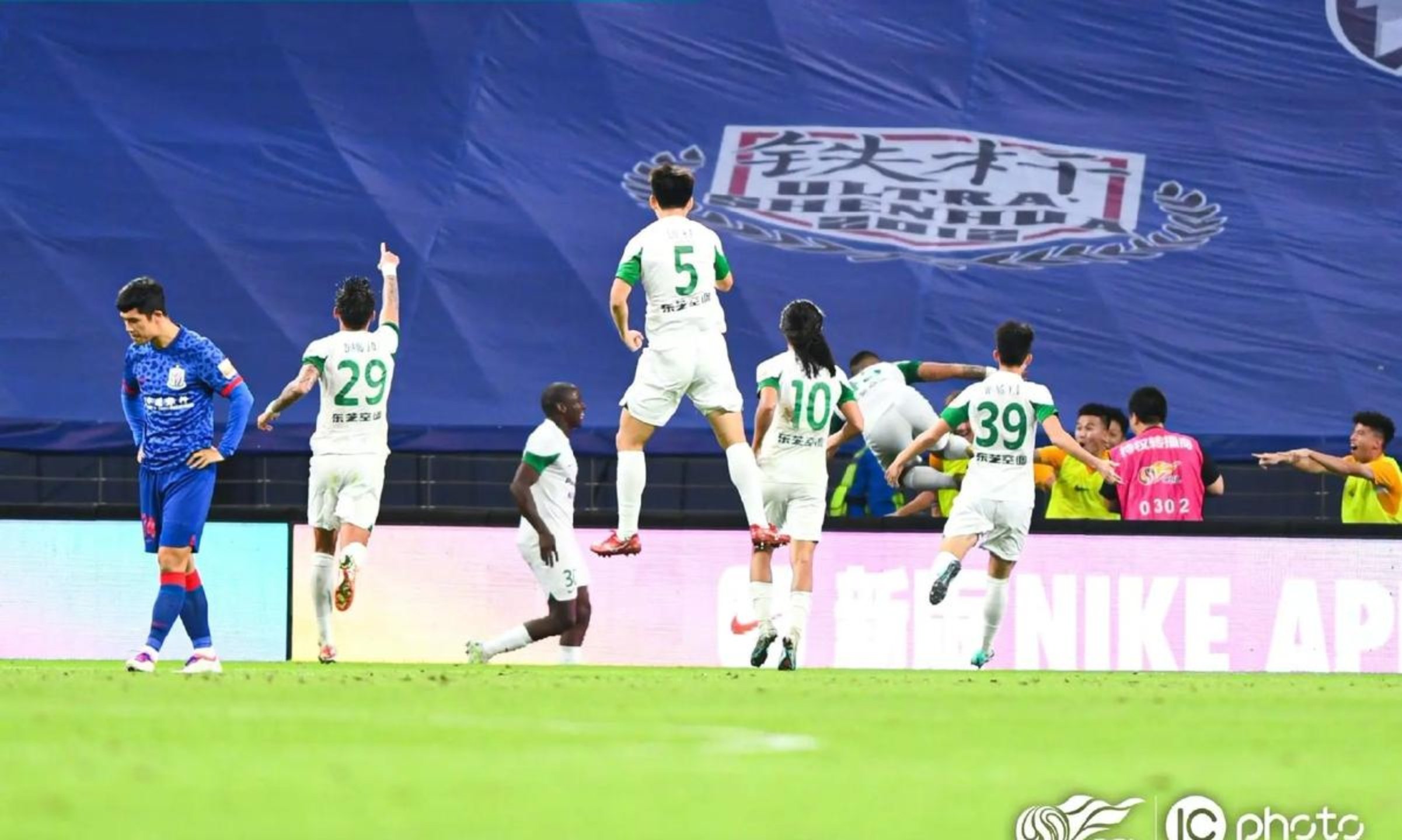 包含上海申花主场击败浙江绿城,止住连败的词条 包含上海申花主场击败浙江绿城,止住连败的词条