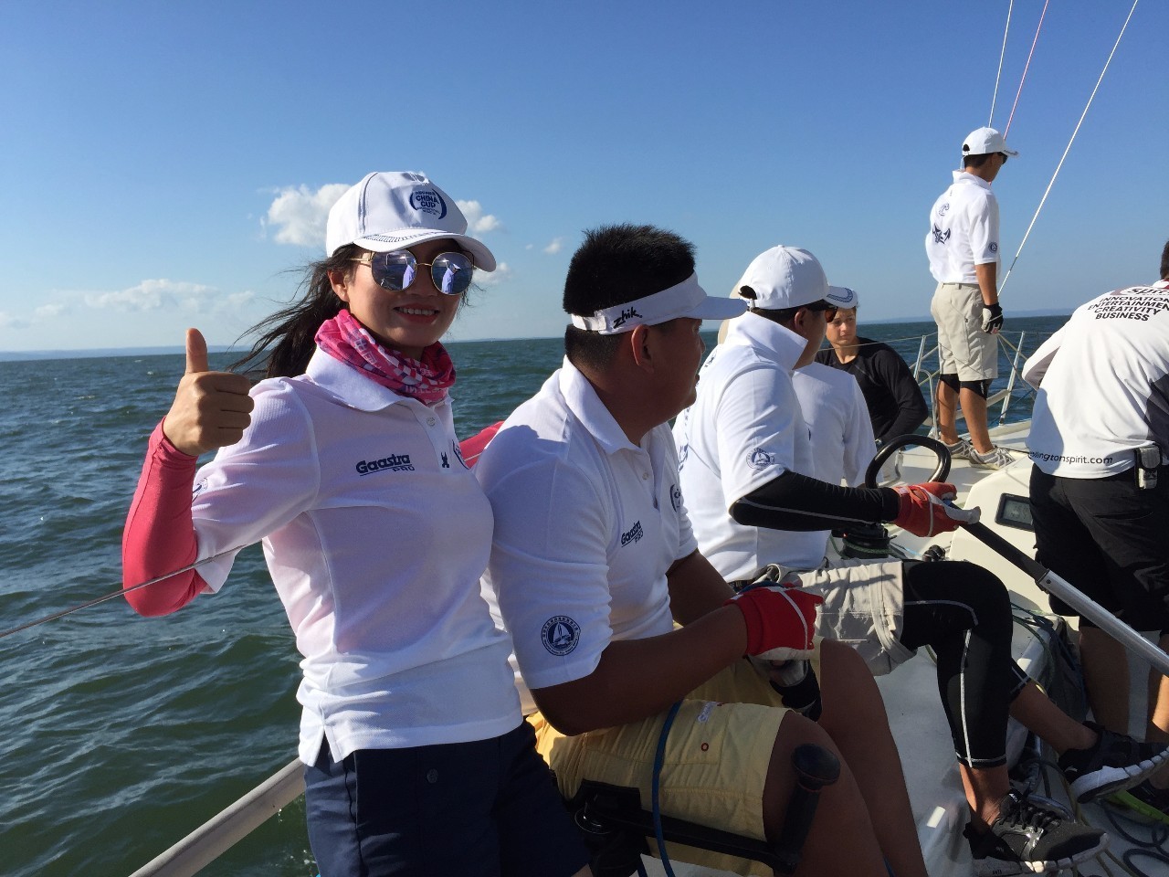 俄罗斯队在帆船项目上赢得铁垒