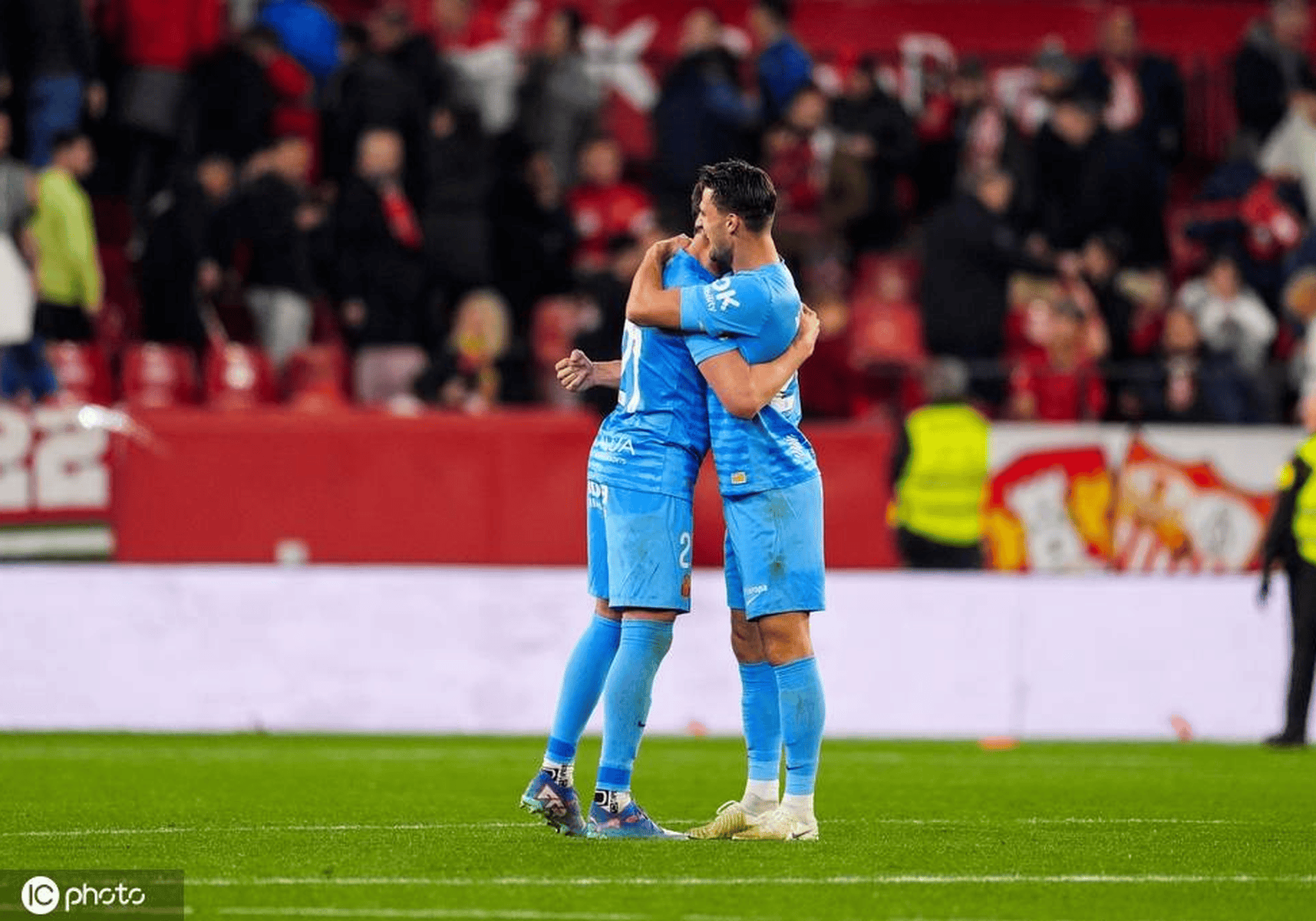 塞维利亚惊险获胜，连胜势头不减