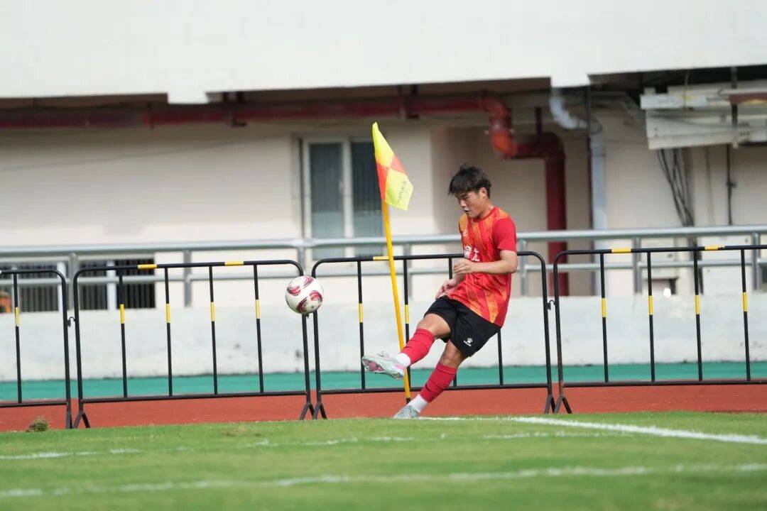 热血澎湃！国内足球联赛队员斗志昂扬的简单介绍