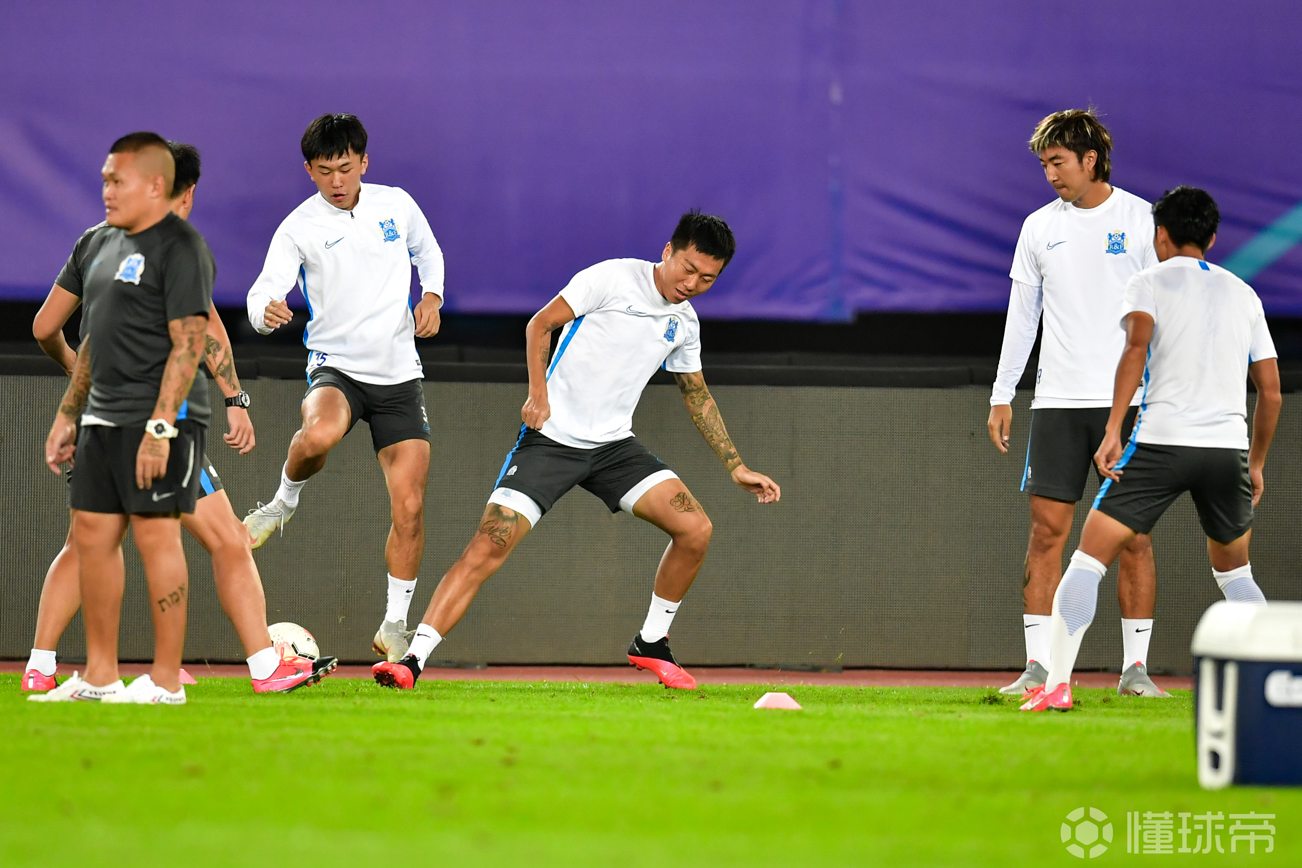 od体育网址-比赛前夕教练组全力备战，调整战术策略