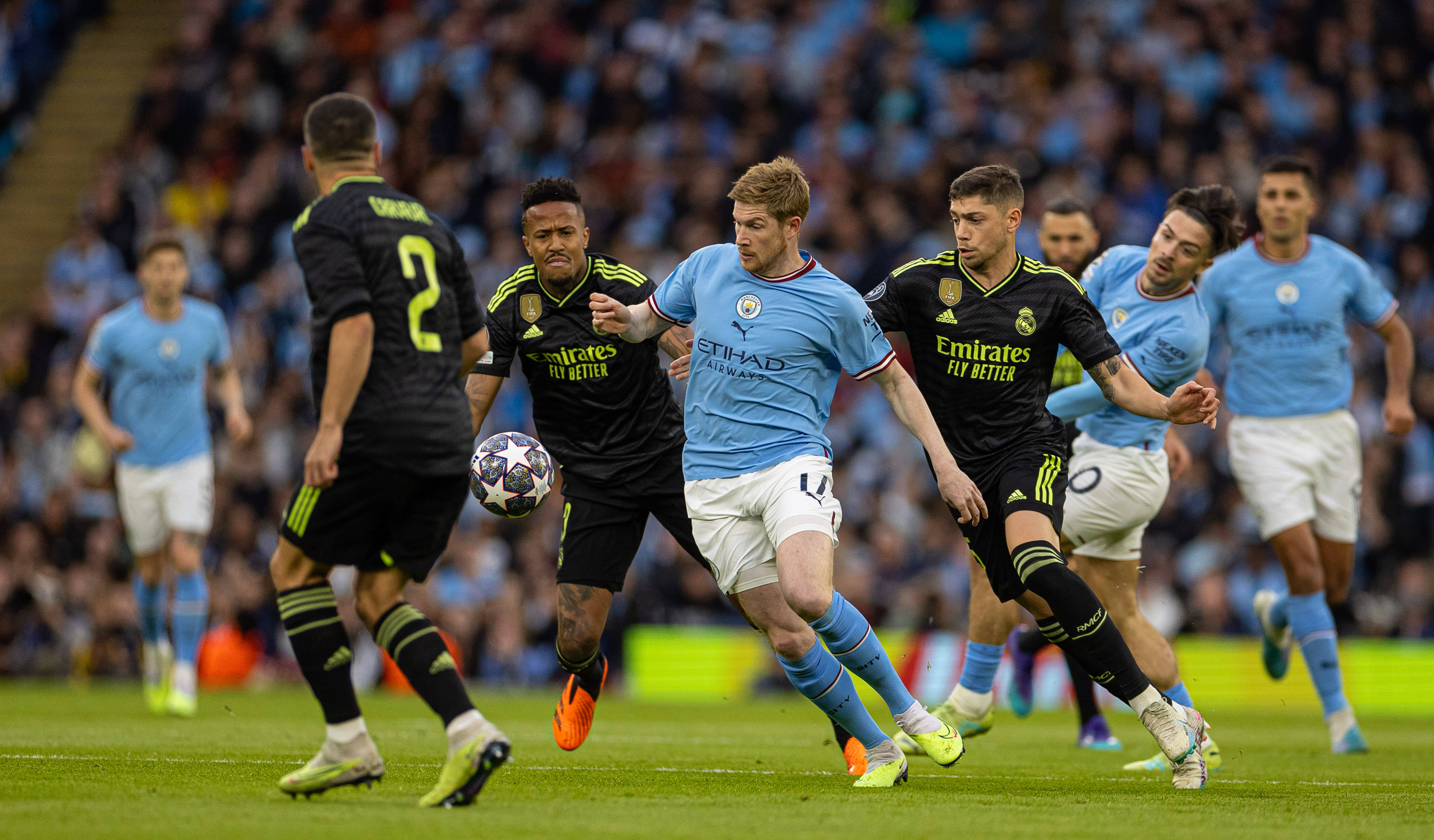 西欧顶尖球队夺冠，成功挺进伊斯坦布尔赛四强的简单介绍