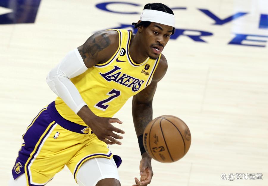 湖人大胜勇士，夺得常规赛首胜