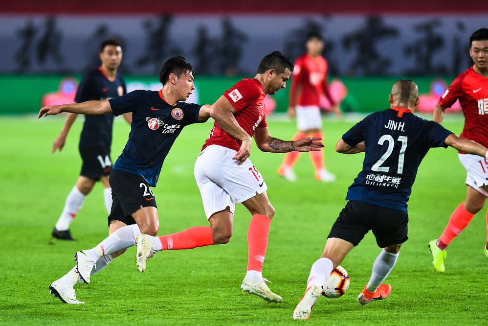 赫塔菲主场击败劲旅，继续领跑积分榜