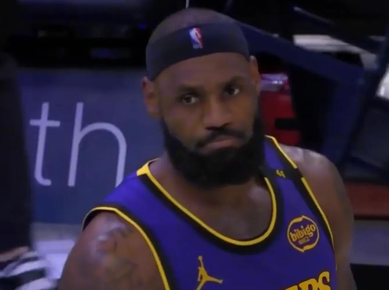 包含湖人遭逆转负于独行侠，令人瞠目结舌的词条